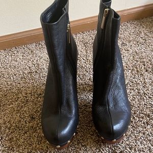 Sz 7.5 bcbg platform booties never worn brand new